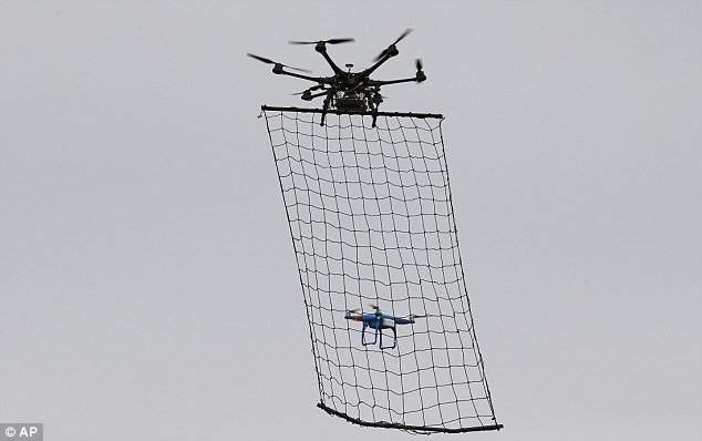 Drone countermesure with net.jpg